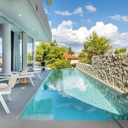 Villa Luxe 2 Pools, Sauna Vrboska