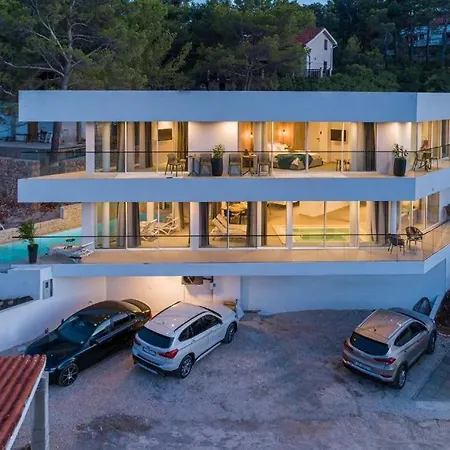 Luxe 2 Pools, Sauna Villa Vrboska