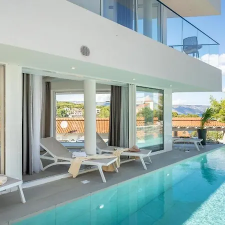 Luxe 2 Pools, Sauna *