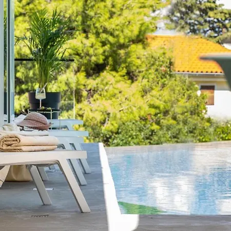 Luxe 2 Pools, Sauna Villa