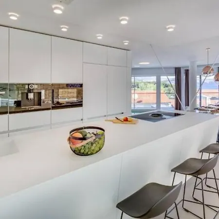 Luxe 2 Pools, Sauna Villa