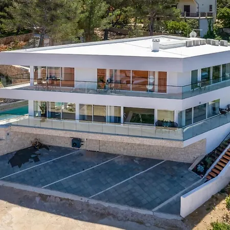 Villa Luxe 2 Pools, Sauna *