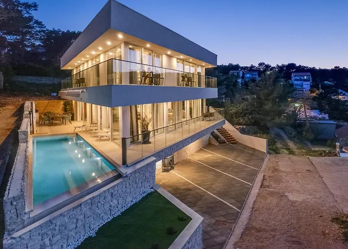 Luxe 2 Pools, Sauna Villa *