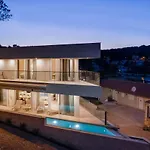 Luxe 2 Pools, Sauna *