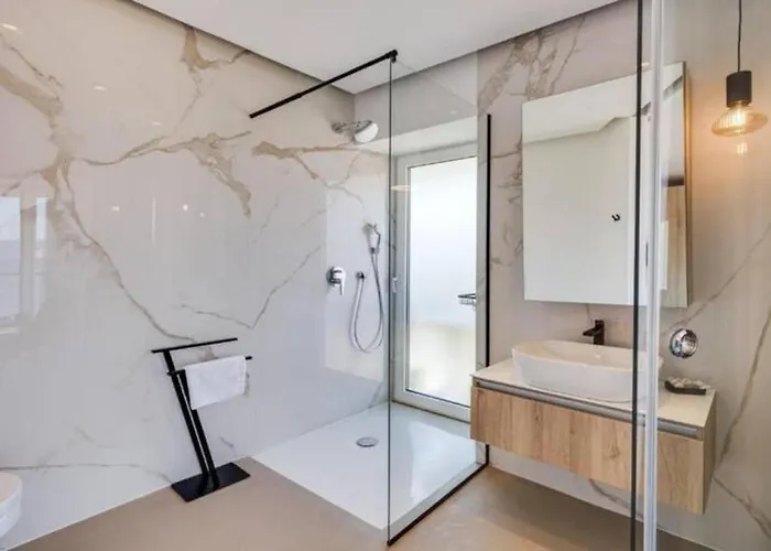 Luxe 2 Pools, Sauna *