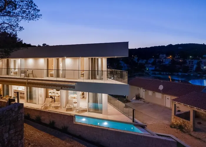 Luxe 2 Pools, Sauna *